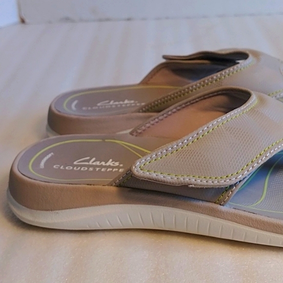 Clarks Cloudsteppers gray sandals size 7M - Picture 3 of 8